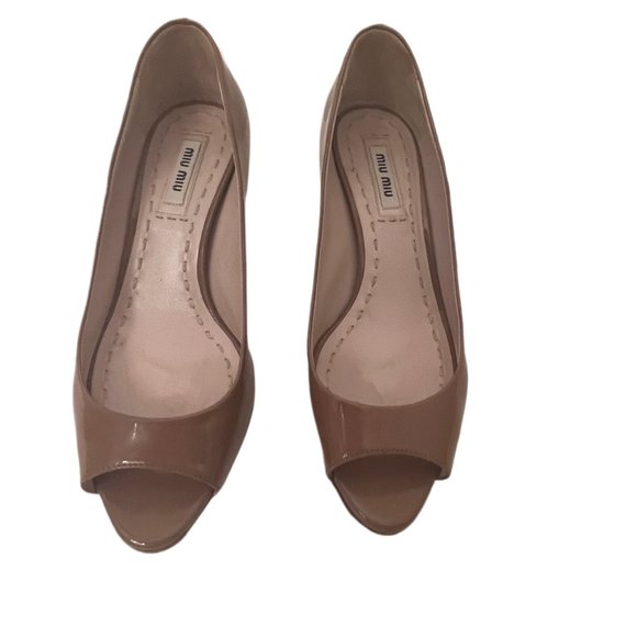 Miu Miu Patent Leather Open Toe embellished Caramel Pumps Size 35 (US Size 4.5) - Picture 10 of 13